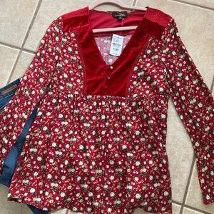 NWT Suzanne Betro floral and velvet top